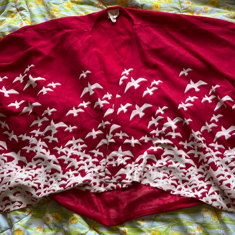 Anthropologie Pins and Needles red, cropped kimono with bird pattern Size M. - Picture 2 of 9